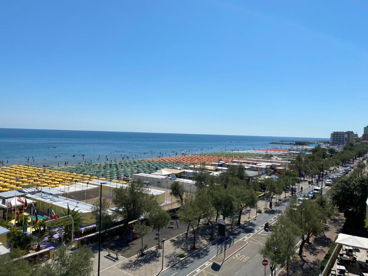 Hotel Nettuno ペザロ エクステリア 写真