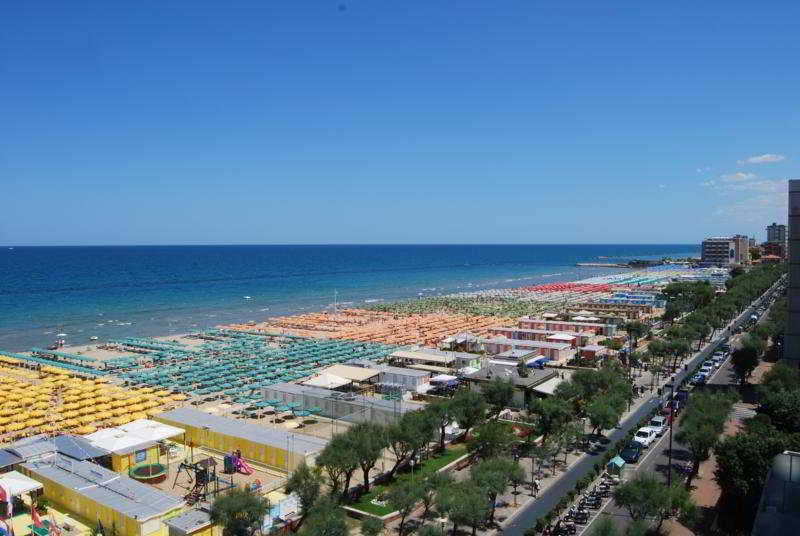 Hotel Nettuno ペザロ エクステリア 写真