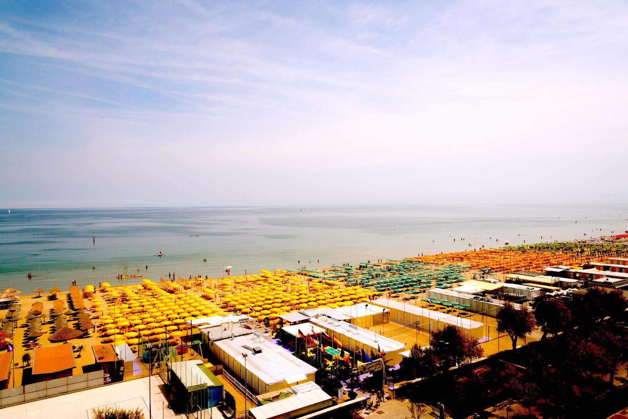 Hotel Nettuno ペザロ エクステリア 写真